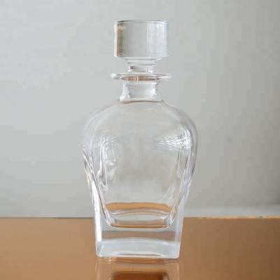 China / High Quality 700ml Whiskey Glass Decanter With Glass Lid for sale