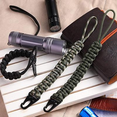 China Promotioanal Gifts / Give Away Green Camouflage High Quality Handmade Braid Paracord Lanyard With Black Carabiner for sale