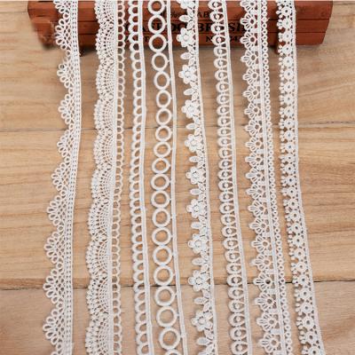 China Viable Morden Style Lace Trimming Flower Trimming Fabric Border White Embroidery for sale