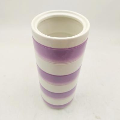 Cina Vaso decorativo moderno minimalista taglia personalizzata per grandi camere di lusso Vaso di fiori in ceramica bianca progettato per il soggiorno in vendita