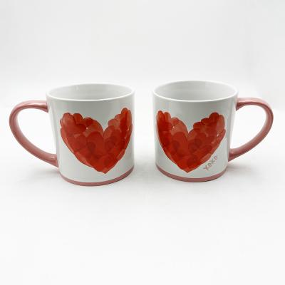 China Día de San Valentín Corazón pintado Productos artesanales de cerámica Taza Regalo de pareja para casa y café en venta