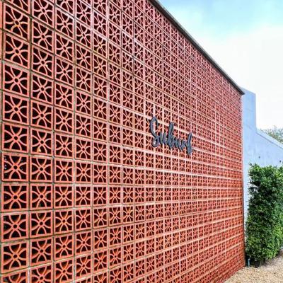 中国 Artistic Courtyard Exterior Latest Modern Wall Design Clay Hollow Breeze Block Facade Block 販売のため