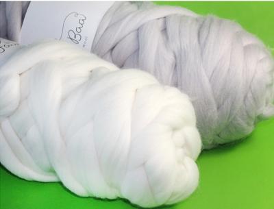 China 100% Sustainable Merino Wool Chunky Yarn Fancy Style Hand Knitting Yarn for sale