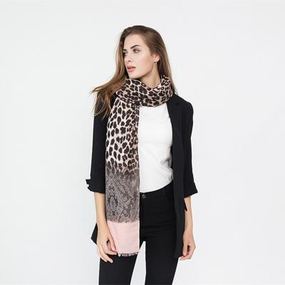 China Hot Sale Fashion Autumn Women Scarf Leopard Print Jacquard Scarf for sale