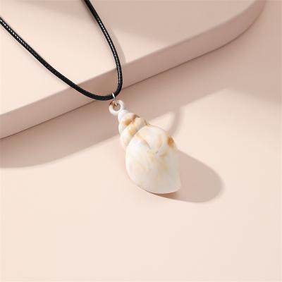 China Durable Valentine's Day Personalized Resin Conch Pendant For Necklace Ladies Rope Necklace for sale