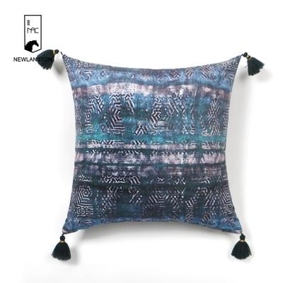 China New PORTABLE Wholesale Velvet Cushion Cover Living Room Decor Square Pillowcase 45*45 Square Sofa Cushion Tile Cover With Tassels for sale