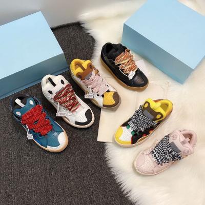 China Fashion Trend Match color little white shoes women's flat sport casual shoes casual graffiti bread board shoes sneakers for sale