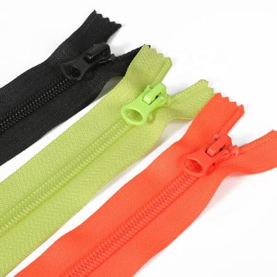 China Factory Price Wholesale Custom Nylon 5 8 10 Zipper Long Chain Airtight Auto Lock Zipper For Bag Suitcase Nylon Zipper for sale