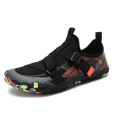 China 2021 New Arrival Fashion Trend Mesh Beach Mountain Hiking Sport Breathable Rubber Neoprene Running Uphill Shoes Men Aqua Shoes for sale