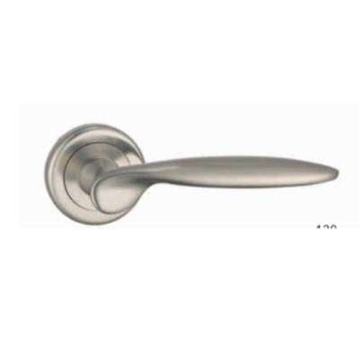 China Patent handle door handle on round rosette with twisted handle Germany for sale