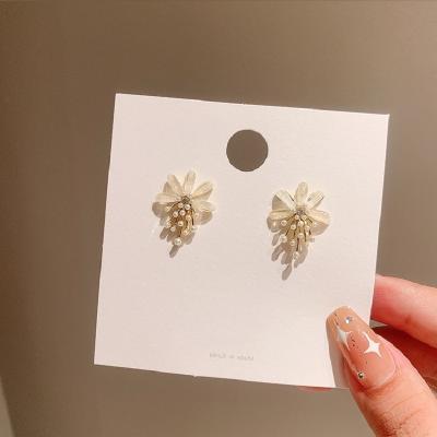 China FASHIONABLE Exquisite Crystal Flower Gold Stud Earrings For Woman Korean Fashion Jewelry Party Accessories Girl's Unusual Earrings 2021 for sale