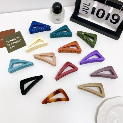 China Single Color Matte Triangle Hair Claw HOTEST Women's Plastic Hair Decoration Clips for sale