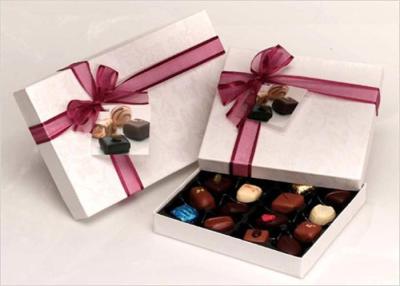 China Cajas de empaquetado con la cinta, cajas de la aduana aseada de Choclate de cartón de empaquetado en venta