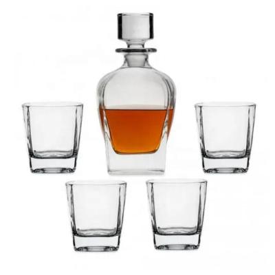 China CLASSIC lead free crystal whiskey decanter with glass stopper for sale