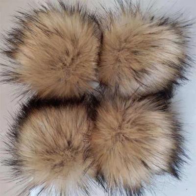 China Garment Wholesale 12cm faux fur pom pom for skullcap faux fur pom pom with snap button faux fur ball for sale