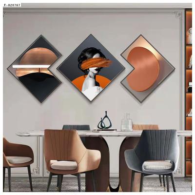 China Waterproof Custom Design Picture Beauty Decor Metal Wall Picture Frame Wall Hanging Crystal Porcelain Painting for sale