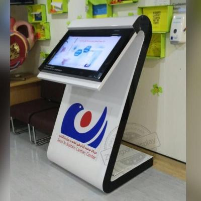 Chine Type de panneau TFT écran LCD LED Lumière 43 pouces Smart Touch Screen Table Stand Pour les restaurants à vendre