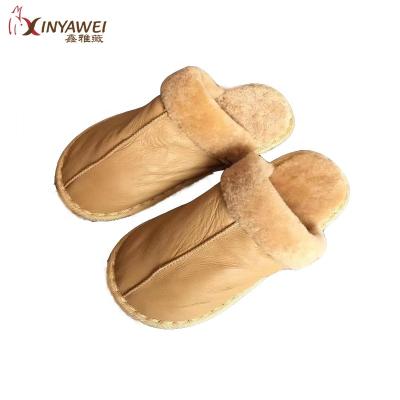 China Indoor Winter Bedroom Anti-odor Fur Slipper Female Warm Comfortable Faux Fur Platform Flat Slipper for sale