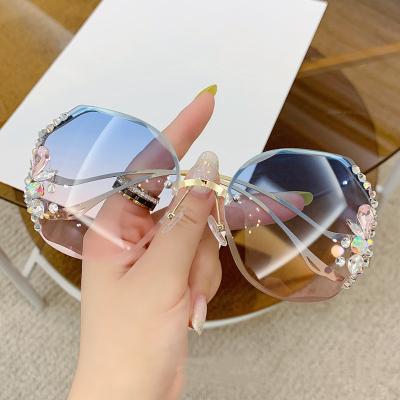 China 2023 Trendy UV Glass Sun Glasses Women's Protection Rhinestone Fashion Sunglasses Fashion Sun Glasses for sale