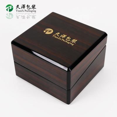 China Handmade Custom Logo High Gloss Wooden Gift Packaging Box Luxury Paint Wood Gift Box for Tea Cup Perfume Bottle for sale