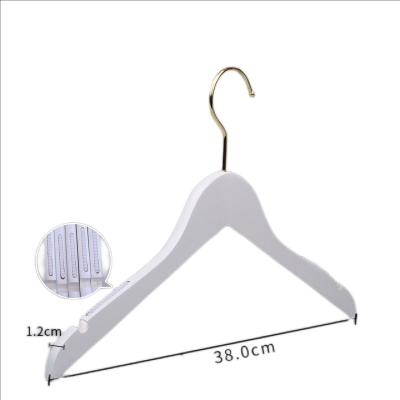 China Behind Doors/On Walls Factory Direct Sale Notched For Durable White Wooden Gold Non Slip Hook Hanger Hangers for sale