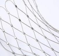 China Common Roll Stainless Steel Wire Rope Mesh 7x19 Corrosion Resistant for sale