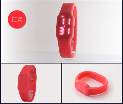 China Estilo de encargo rojo de la pulsera/de la tarjeta/del acollador de memoria USB 2GB/4GB en venta