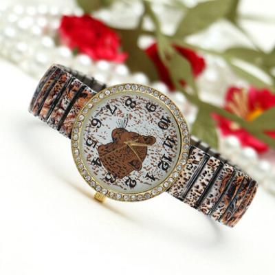 China Flor del reloj de Japón Movt del cuarzo de Ginebra de la flor de G del diamante de la aleación con la correa de los 23cm en venta