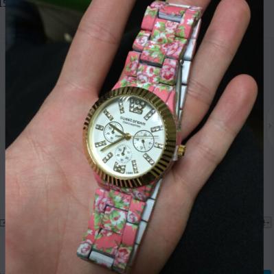 China Relojes florales personalizados de Ginebra con el logotipo de encargo, reloj de señoras del diamante en venta