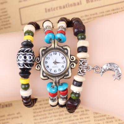 China Los relojes hechos a mano de la pulsera para las mujeres con el colgante de la luna, van de fiesta las pulseras moldeadas de la joyería en venta