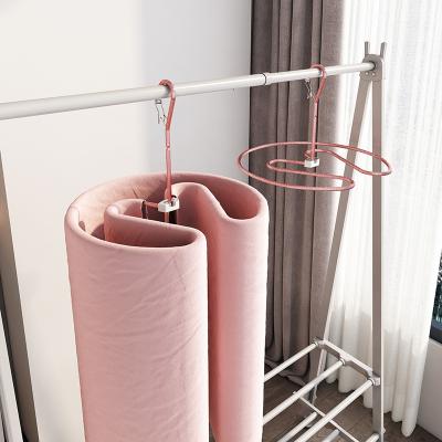 China Multifunctional Aluminum Alloy Metal Hanger Eco-Friendly Heart Shaped Canvas Hanger Bedding Hanger for sale