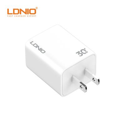 China PD 3.0 Ldnio A1508C 30w PD 3.0 Travel Fast USB-c 1 Charger 30w PD 3.0 Port Home Charger for sale