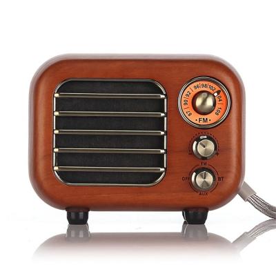 China Hot Selling Small Mini Retro Wooden Vintage Video Call Speaker Wireless Blue Tooth Gifts Wooden Speaker With Fm Radio for sale