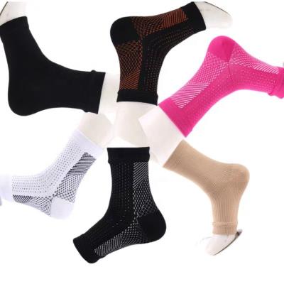 China Breathable elastic sock QUICK DRY sweat sports pressure heel sock absorption running compression socks for sale