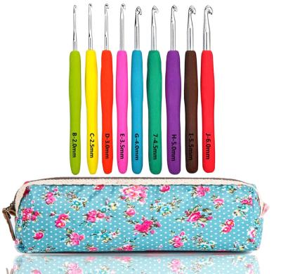 China Portable Sewing Accessories 14 Sizes Crochet Hooks Set , 2mm(B) - 10mm(N) Ergonomic Crochet Hooks for sale