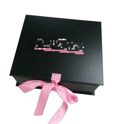 China Recycled Materials Lace Ribbon Closure Folding Magnetic Gift Box With Print for sale