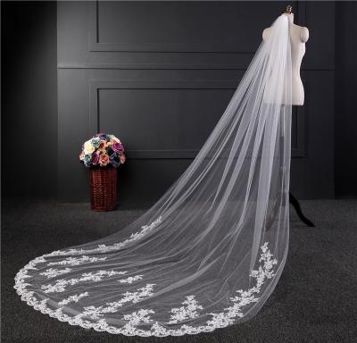 China Fashionable Customized 3m*1.8m Wholesale Appliqued Lace Tulle Bridal Wedding White Veil With Hair Comb for sale