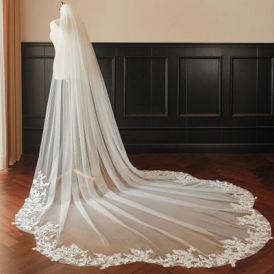 China New Styles Customized Wholesale Chapel Appliqued Lace Tulle Bridal Wedding White Veil With Hair Comb for sale