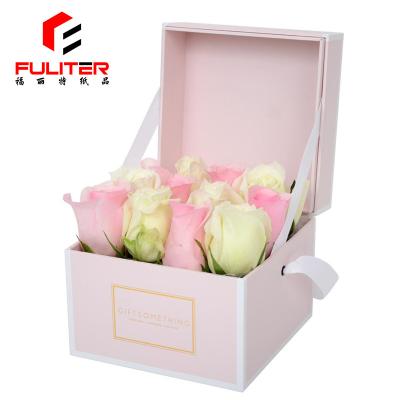 China Caja de regalo cuadrada rosada de lujo de la flor, aduana de alto grado de la decoración de la caja de regalo de la flor en venta