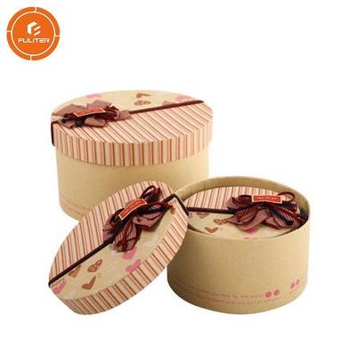 China 2 Pieces Paper Gift Packaging Box Glossy Lamination Round Present Packaging Case for sale