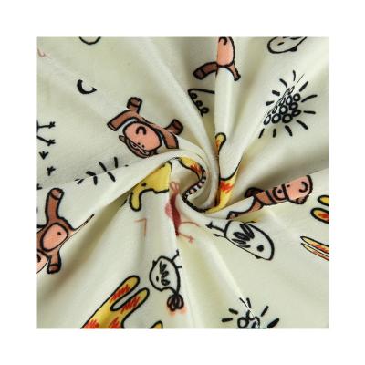 China Waterproof Blanket Giraffe Imitation Pattern Super Soft Kids Plush Printing Short Cloth for sale