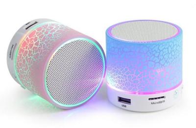 China mini Bluetooth Speakers 5W with 5 Hour Playtime, Super-portable Wireless Speaker with 10m Bluetooth Range, FM Radio for sale