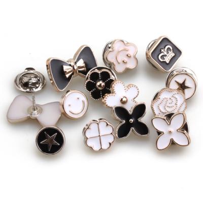 China Metal Viable Seamless Accessories Button Brooch Pearl Rhinestone Pinbow Button for sale