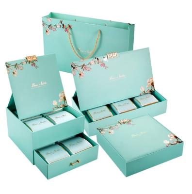 China Tiffany Blue Hinged Luxury Rigid Box Special Print Metal Lock CMYK for sale