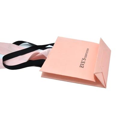 China Smooth Finish Custom Hot Selling Gift Packaging Bags , Shopping Paper Bag With Handle for sale