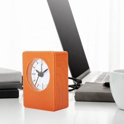 China Cheap Antique Style Customized Desk Clock Wall Color Mini Travel Wooden Desk Clock for sale