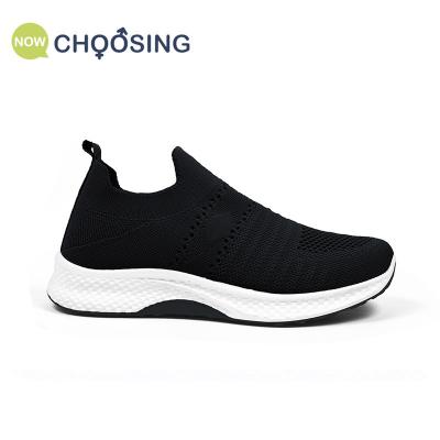 China Fashion Trend Style Casual New Fashion Running Shoes Flying Woven Women's Breathable Shoes Fashion Sneakers Wholesale Casual Sneakers Women for sale