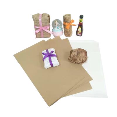 China Wooden Gift Honeycomb Kraft Wrapping Cushioning Paper Flat Sheet Protective Pad Cushioning Packaging Paper Envelope 11.8