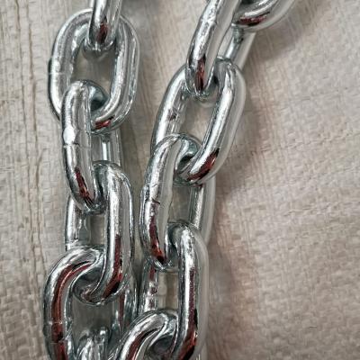 China Drag Chain DIN766 Welded Short Link Chain White Galvanized Smooth Chain for sale