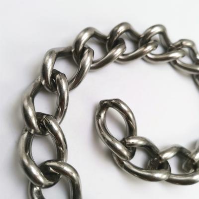 China Drag Chain 5mm Short Stainless Steel Twist Link Chain for sale